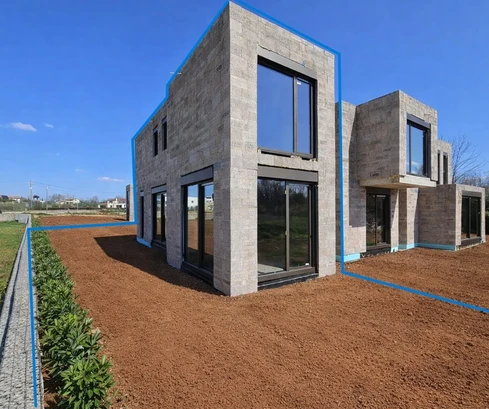 Poreč, environs, opportunité exceptionnelle Nouvelle maison avec jardin et 3 chambres