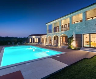 Splendida villa in pietra con piscina e vista paesaggistica, Istria, Parenzo
