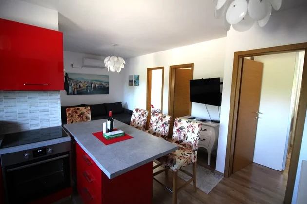 La vida en la isla te espera: encantador apartamento vacacional de 2 habitaciones en Vir