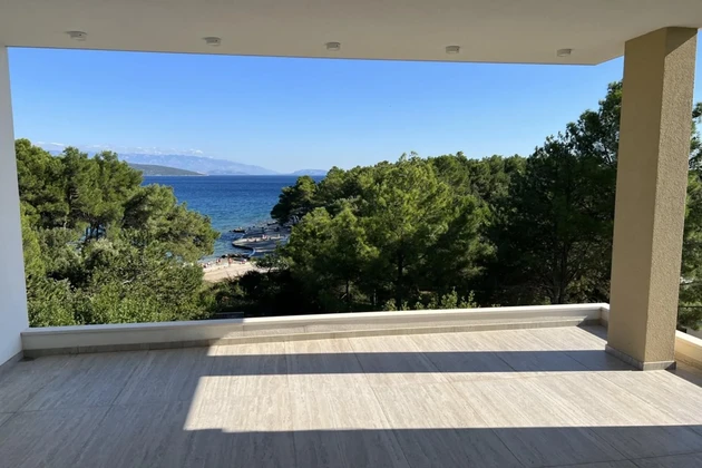 Penthouse in Krk in erster Meereslinie zu verkaufen in Kroatien