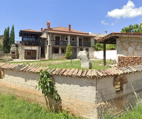 Tar, Istria – Casa de piedra con dos apartamentos y jardín