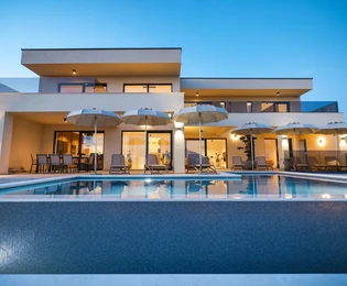 Villa di lusso con piscina in vendita a Maslenica in Croazia