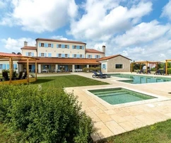 Szálloda medencével, 3 km-re a tengertől, Isztria, Pula