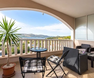 Palazzina in vendita a Seget Vranjic con vista in Croazia