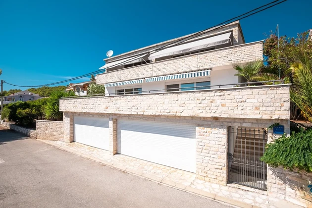 Korčula sziget, Potirna, ház apartmanokkal, második sor a tengertől