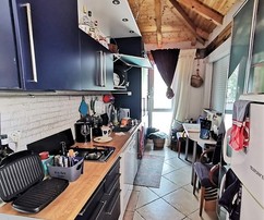 Großzügiges Haus auf Čiovo mit weitläufigem Innenbereich und Meeresnähe zu verkaufen