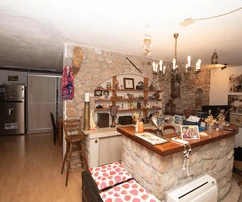 Tisno, exkluzív apartmanház a tenger mellett, panorámás tengerre néző kilátással és hajóval