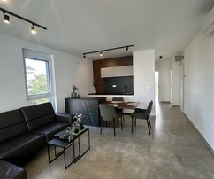 Zadar, doskonała lokalizacja - 50 m od plaży | 2 sypialnie + salon + taras na dachu 35,8 m²