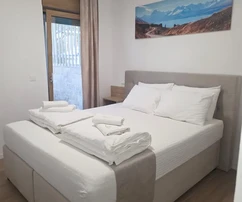 Kroatien - Insel Pag | Luxuriöses Apartment in erster Meereslinie mit Pool und Fitnessraum