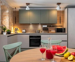 Charmante maison rustique en pierre disponible à Marcana en Croatie