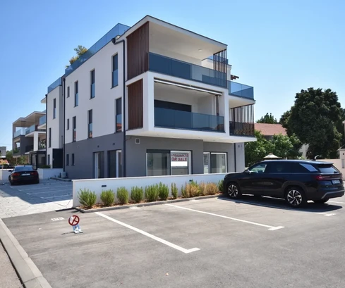 Srima - Commercial space PP1, first row to the sea