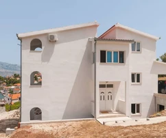 Einfamilienhaus auf der Insel Brač in Splitska mit Meerblick zu verkaufen in Kroatien