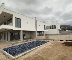 Luxusná vila s výhľadom na more na predaj v Kašteloch v Chorvátsku