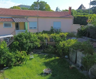 Detached house with two apartments for sale in Pula in Croatia