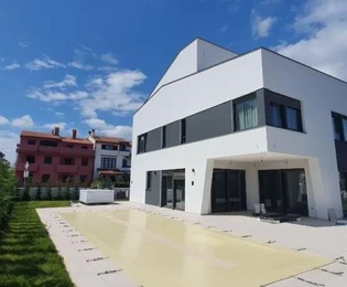 Bezaubernde moderne Villa mit Pool und Meerblick, Istrien, Fažana