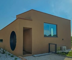 Vila s bazénem a výhledem na moře na prodej v Novigradu v Chorvatsku