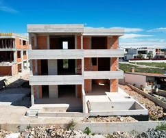 Vodice - Apartamento de lujo S1 con jardín en una zona tranquila, obra nueva