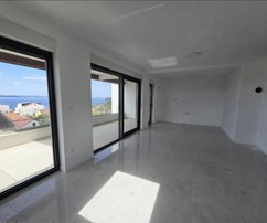 Appartements à vendre à seulement 150 mètres de la mer à Diklo en Croatie