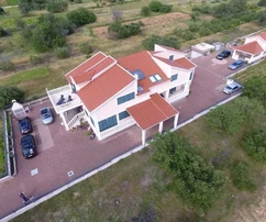 Marina, Dograde, luxusní dům 789 m2, s garáží a letní kuchyní