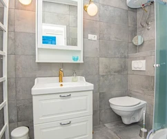 Kamenný dom na predaj priamo na nábreží v Šibeniku v Chorvátsku