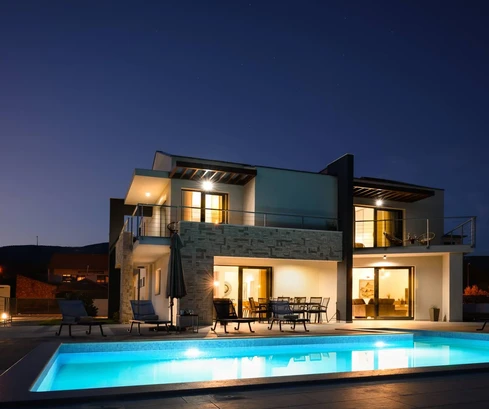 Роскошная вилла с бассейном на продажу недалеко от Шибеника в Хорватии