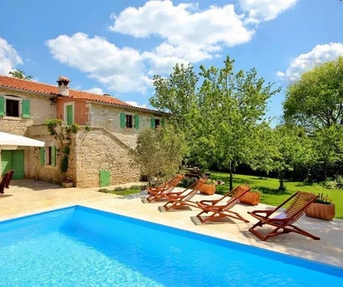 Istria, Žminj – Autentica casa in pietra istriana con piscina in vendita