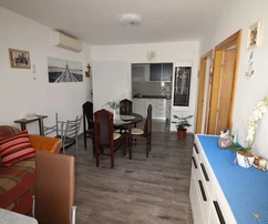 Casa familiare indipendente con due unità abitative