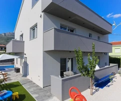 K. Kambelovac, casa independiente con piscina, garaje y casita a 25 m del mar