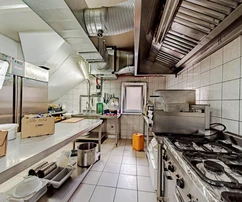 Kamenný dom priamo pri mori na predaj vo Vela Luka v Chorvátsku