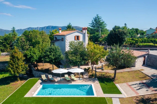 Istrien, Nedešćina: Renoviertes Steinhaus mit Pool