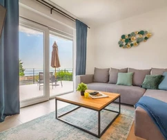 LUXURIÖSE VILLA MIT POOL UND MEERBLICK, IN RUHIGER LAGE!