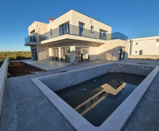 Villa in pietra con piscina in vendita a Tar-Vabriga in Croazia