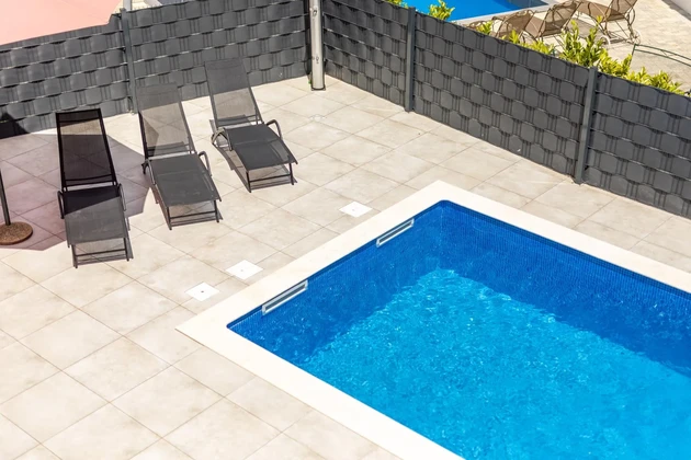 Casa ristrutturata con appartamenti in vendita a Malinska in Croazia
