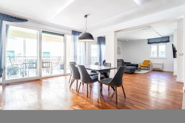 Spazioso appartamento disponibile per l'acquisto a Hvar in Croazia