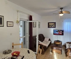 Appartamento con vista mare, in una posizione attraente, a 250 m dalla spiaggia!