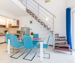 DUPLEX APARTMENT IN AN ATTRACTIVE LOCATION, 400 M FROM THE BEACH!