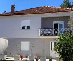 Zadar, Kali, belle maison près de la mer avec deux appartements séparés