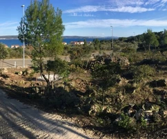 Telek eladó Radjevinben - ideális befektetés, 300 m-re a strandtól