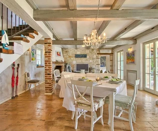 Lussuosa villa in pietra con piscina in vendita a Tinjan in Croazia