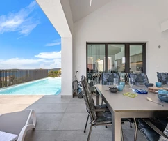 Villa moderna con piscina in vendita a Žaborić in Croazia
