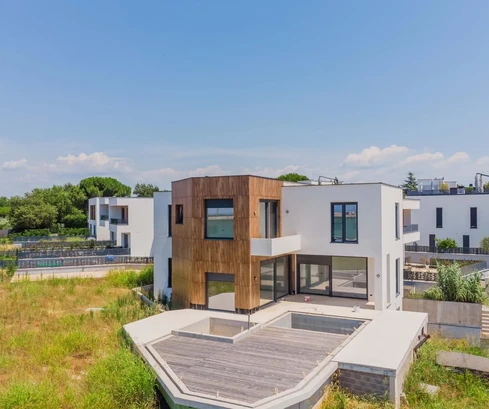 Tengerre néző panorámás villa eladó Horvátországban