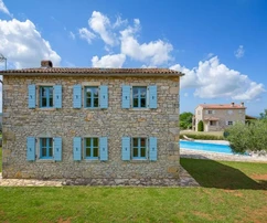 Istrie, Sveti Lovrec : Villa en pierre avec piscine et jardin