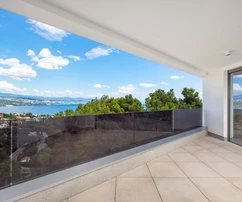 ATTICO ESCLUSIVO CON VISTA PANORAMICA SUL MARE!