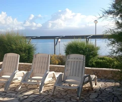 Vir, maison unique en première ligne face à la mer, opportunité d'investissement