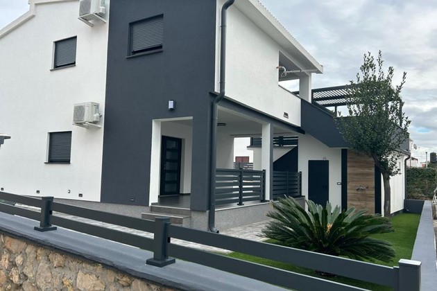 Renoviertes Haus auf der Insel Vir in Strandnähe zu verkaufen in Kroatien