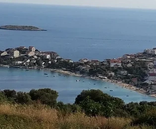 <p>Marina, Sevid, építési telek 547 m2, második sor a tengertől és a strandtól</p>