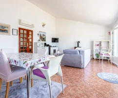 Kamienny dom z basenem na sprzedaż w Primošten w Chorwacji