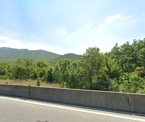 Klis, terrain constructible 2300 m2