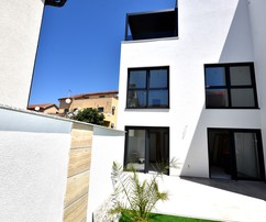 Luxus otthon várja új tulajdonosát Srimán