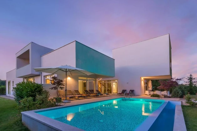 Istrie, Žminj, villa de luxe moderne avec équipements bien-être et piscine extérieure
